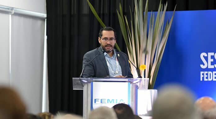 Expone Municipio ventajas de la ciudad para inversión en industria aeroespacial en sesión FEMIA