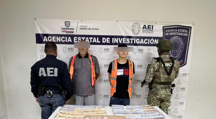 Durante cateo detienen a dos hombres por posesión de drogas y más de 99 mil pesos en dinero en efectivo