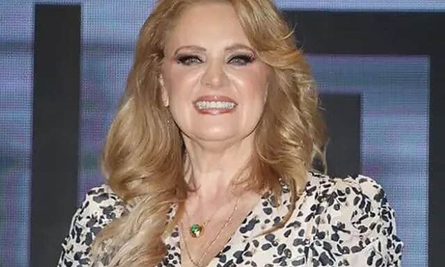 Erika Buenfil posa desnuda a sus 61 años