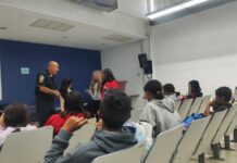 “Jefe Fierro” Policía Municipal que ha apoyado por años a jóvenes a seguir estudiando