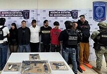 Capturan a 3 mujeres y 7 hombres en posesión de armas y droga en la colonia Bellavista