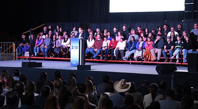 Agradece Alfredo Chávez a las más de 5 mil personas que acudieron a su informe