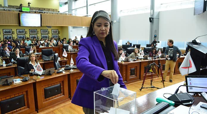 Designa Congreso a Héctor Alberto Acosta Félix como titular de la ASE