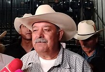 Seguirán bloqueos de transportistas pese a reunión con Segob; no logran acuerdo