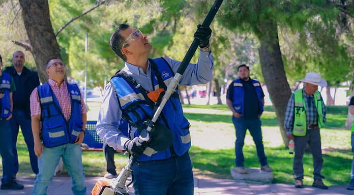 Atiende Marco Bonilla parque Platanito; supervisa labores de mantenimiento