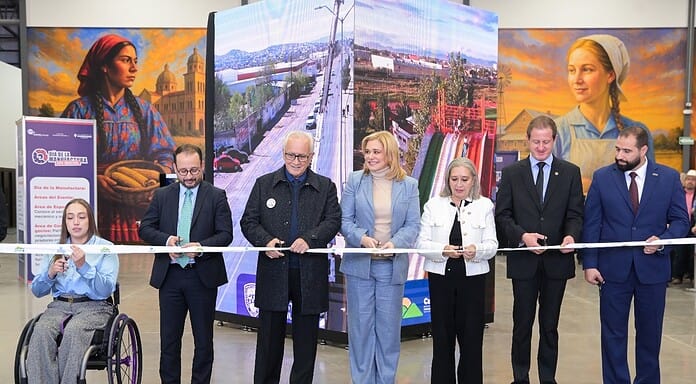 Maru inaugura el Centro de Convenciones Centenario Tres Culturas en Cuauhtémoc