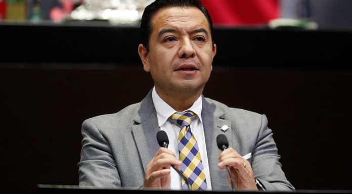 Exigió PAN investigar a Luisa Alcalde por exhibir datos de Edson Andrade