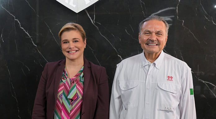 Maru sostiene reunión de trabajo con el director general del Infonavit