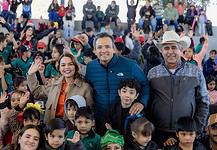 Lleva Marco Bonilla la Navidad a niñas y niños de zona rural Ejido Ocampo con Mega Posada