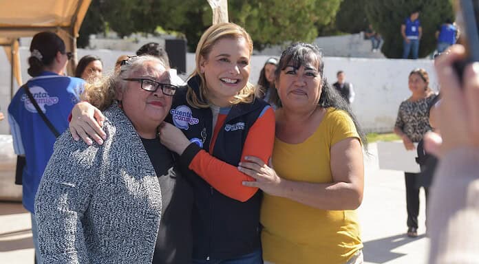 Maru Campos apoya a madres de familia afectadas por lluvias en la capital