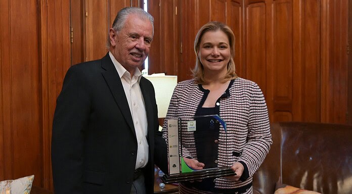 Maru recibe reconocimiento del CCE por su compromiso con el sector empresarial