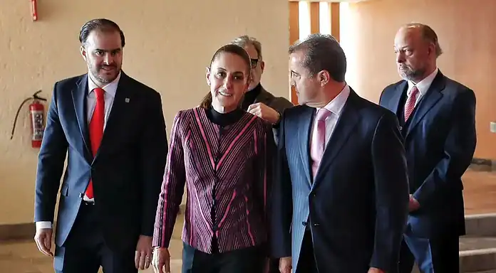 Gobierno no reprime, ni censura: Sheinbaum ante concesionarios de radio y TV