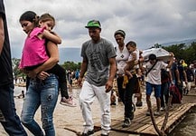 Arranca Trump revisión masiva de 200 mil refugiados de Biden