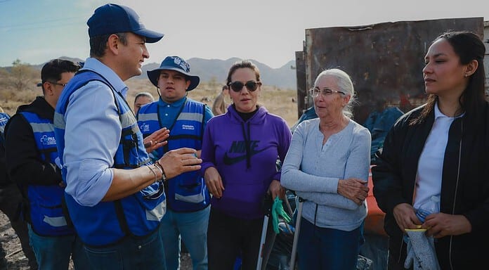 Salen cientos de voluntarios, vecinos y personal del Municipio a limpiar el Río Sacramento