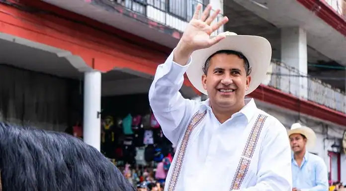 Indignación nacional por el asesinato del alcalde de Uruapan: ‘¿Cuántos líderes más deben morir?