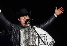 Anunció Alfredo Olivas que hará una pausa en su carrera