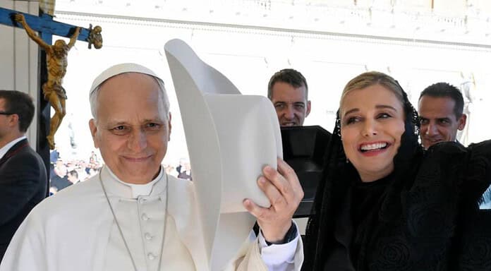 Maru Campos participa en la audiencia con el Papa León XIV