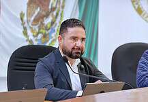 Por adoctrinamiento ideológico, Francisco Sánchez exige separar a Marx Arriaga de la SEP