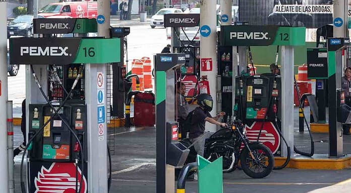 Hacienda ajusta el IEPS: aumentan precios de gasolinas, refrescos y cigarros