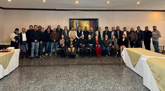 Guillermo “Memo” Ramírez reconoce la labor periodística en encuentro con medios de Parral