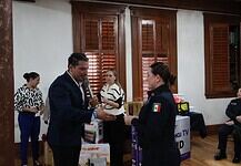 Reconoce COCENTRO con posada a policías municipales y bomberos por brindar seguridad