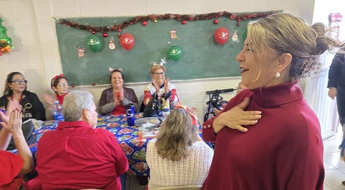 Rosana Díaz comparte paz y esperanza en posadas en el 4 distrito