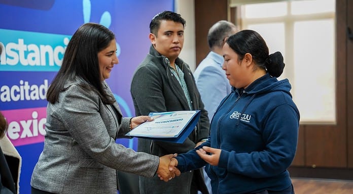 Capacitan a policías y servidores públicos en Lengua de Señas Mexicana