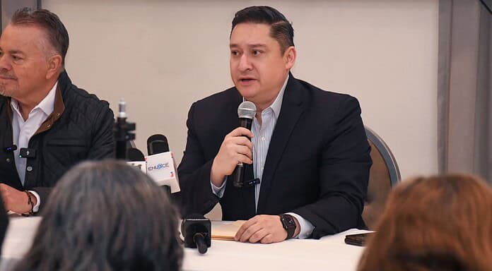 Impulsa Alfredo Chávez reforma para que comercios en aeropuertos paguen impuesto predial