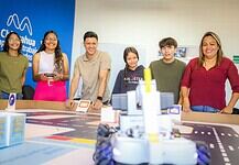 Invita DIF Municipal al Centro STEM: dan clases de robótica y ciencia a niños y adultos