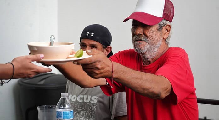 Invita Estado a acudir a comedores comunitarios de NutriChihuahua ante bajas temperaturas