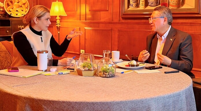 Maru Campos sostiene reunión con rector de la Universidad Tecnológica de Ciudad Juárez