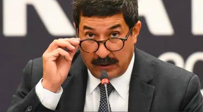 Tribunal resuelve que FGR atraerá caso contra exgobernador Javier Corral