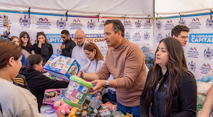 Participa Bonilla en entrega de juguetes recolectados durante el “Juguetón”