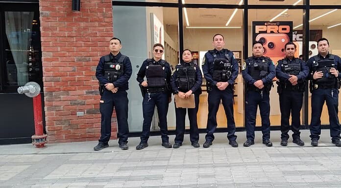 Mantiene Policía Municipal recorridos pedestres en plazas comerciales para prevenir delitos