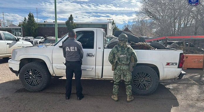 Asegura AEI una pick up robada y otra que fue utilizada en el robo