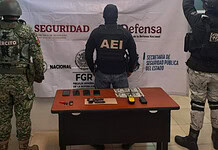 Asegura FGE arma de fuego y objetos de interés criminalístico durante cateo en Villa Matamoros