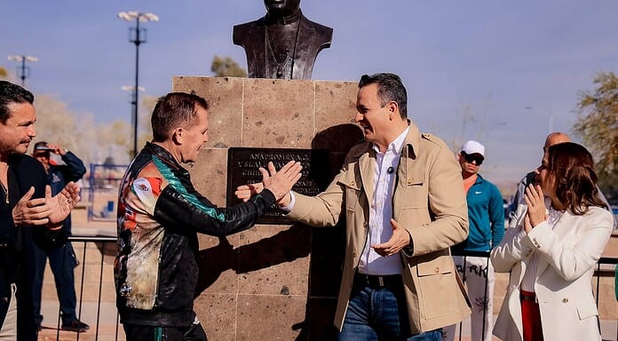 Devela Bonilla y Julio César Chávez, monumento en honor al campeón de box