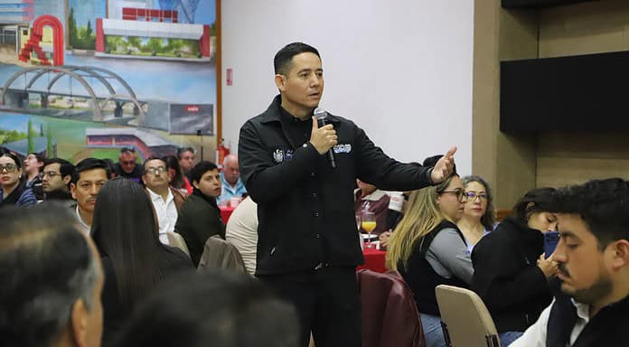 Comparte Policía Municipal estrategias y avances en seguridad con CMIC