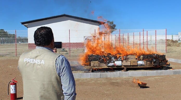 Destruyen FGE y Sedena 231 kilos de droga en combate al narcomenudeo
