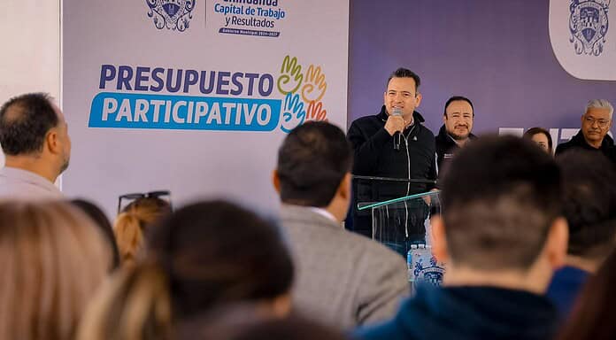 Entrega Marco Bonilla domo en escuela “Normal del Estado” gracias al Presupuesto Participativo