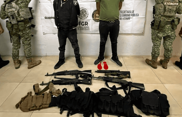 Detenidos con armas y vehículo con reporte de robo tras cateo en la colonia El Progreso