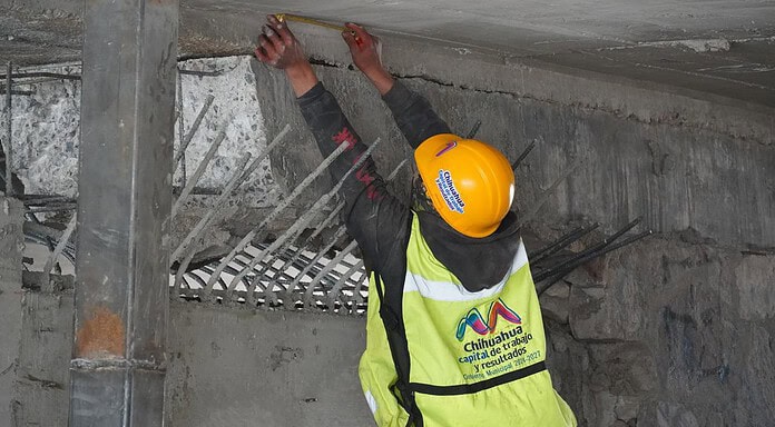 Avanza Municipio remediación del puente de Riberas; colocan fibra de carbono en losas