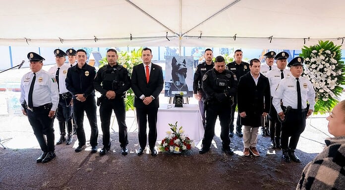 Encabeza Marco Bonilla guardia de honores fúnebres a “Vico” elemento canino