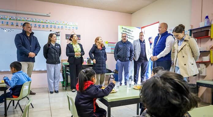 Impulsa Municipio mejoras eléctricas y de equipamiento en planteles educativos