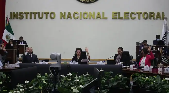 Consejeros del INE advierten riesgos operativos en iniciativa de reforma electoral