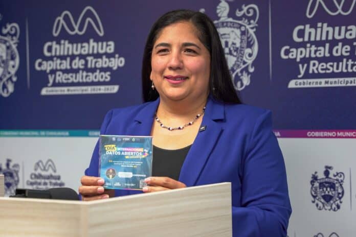 invita a conferencia