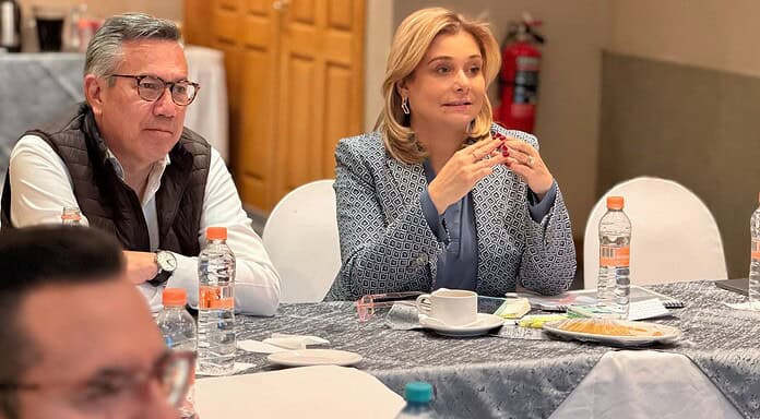 Maru Campos sostiene reunión de trabajo con su Gabinete en Ciudad Juárez