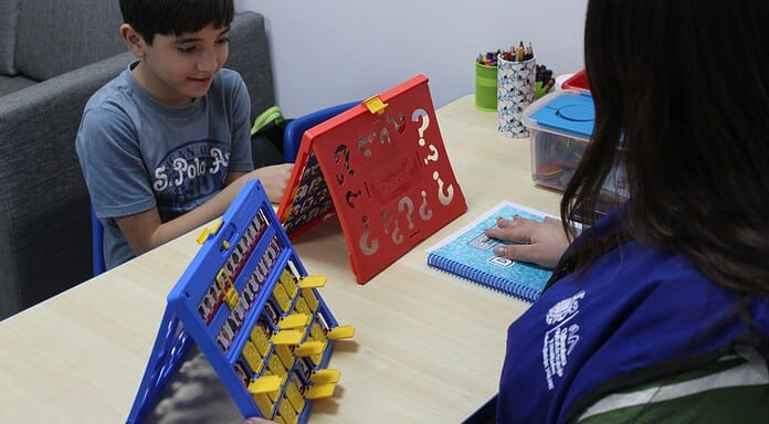 Brinda IMPAS orientación y terapia para fortalecer el lenguaje en la infancia