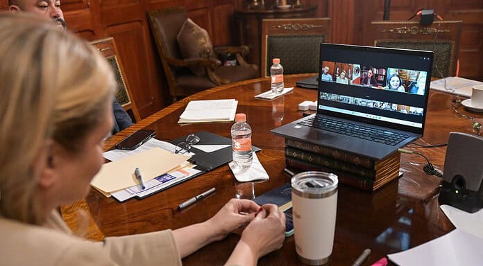 Maru mantiene seguimiento a la estrategia contra el sarampión en encuentro virtual con Sheinbaum