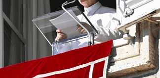 El Papa pide apagar los smartphones para dar “espacio al silencio” y poder así escuchar a Dios durante la Cuaresma